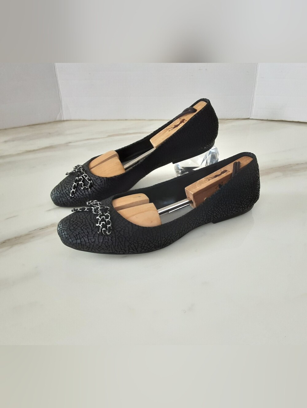 Tahari Inca Black Textured Genuine Leather Chain Bow Ballet Flats Sz 10